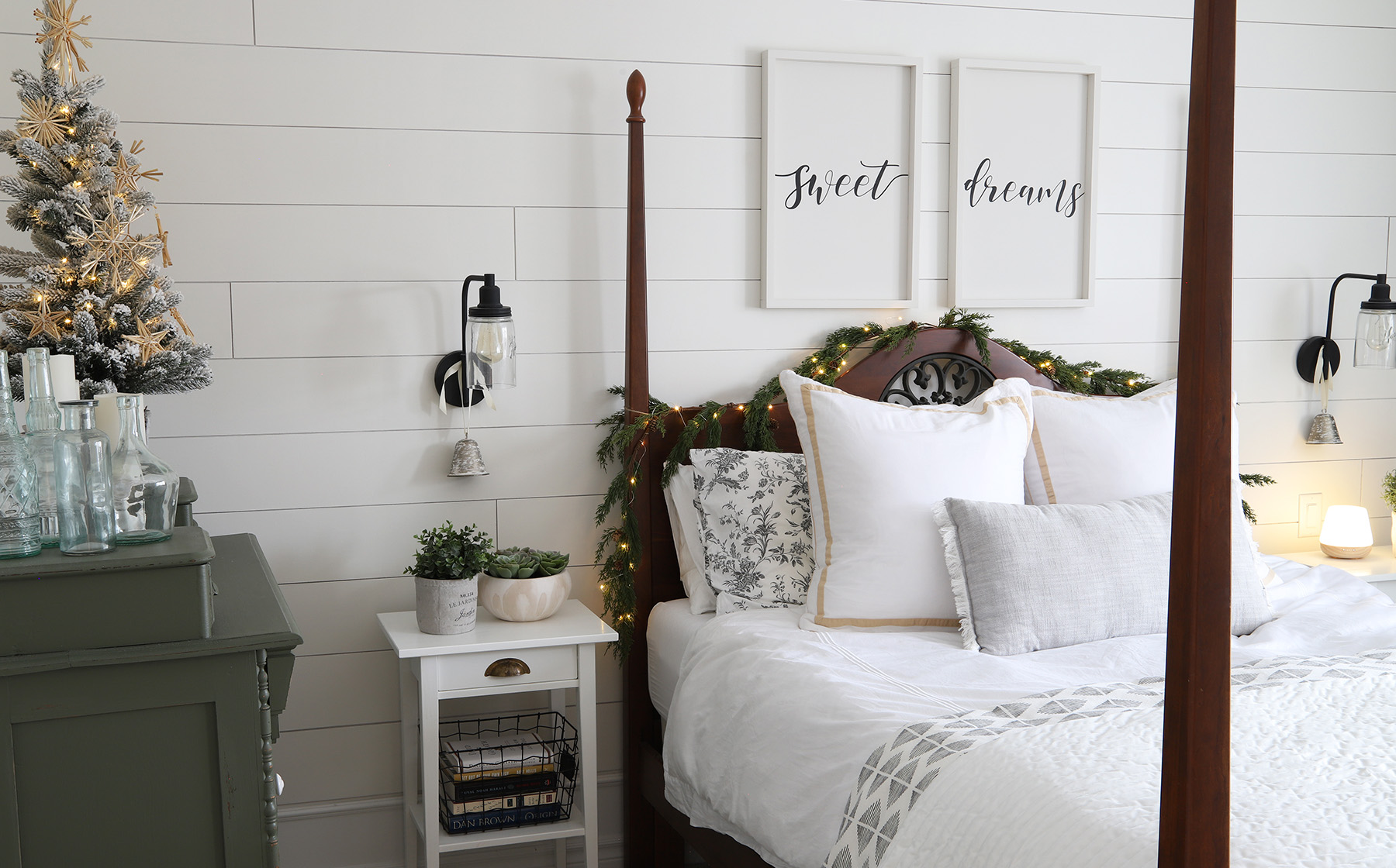 Black and white Christmas family room decor - Willow Bloom Home